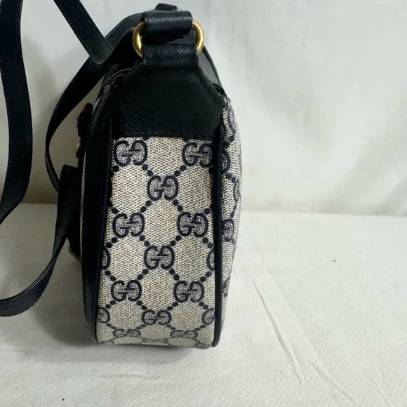 Gucci Shoulder Bag - Picture 4 of 10